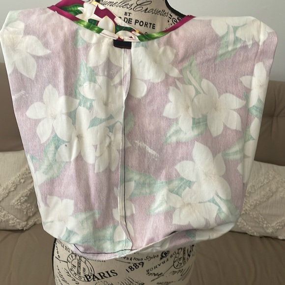 Large plumeria print crossbody - Picture 6 of 7